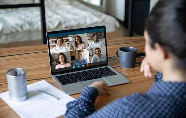 Navigating-the-Three-Cs-of-Effective-Remote-Leadership_mobile